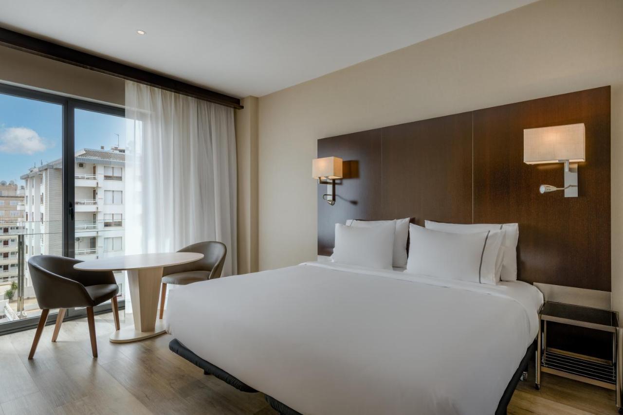 Standard Zimmer mit Kingsize-Bett und Aussicht